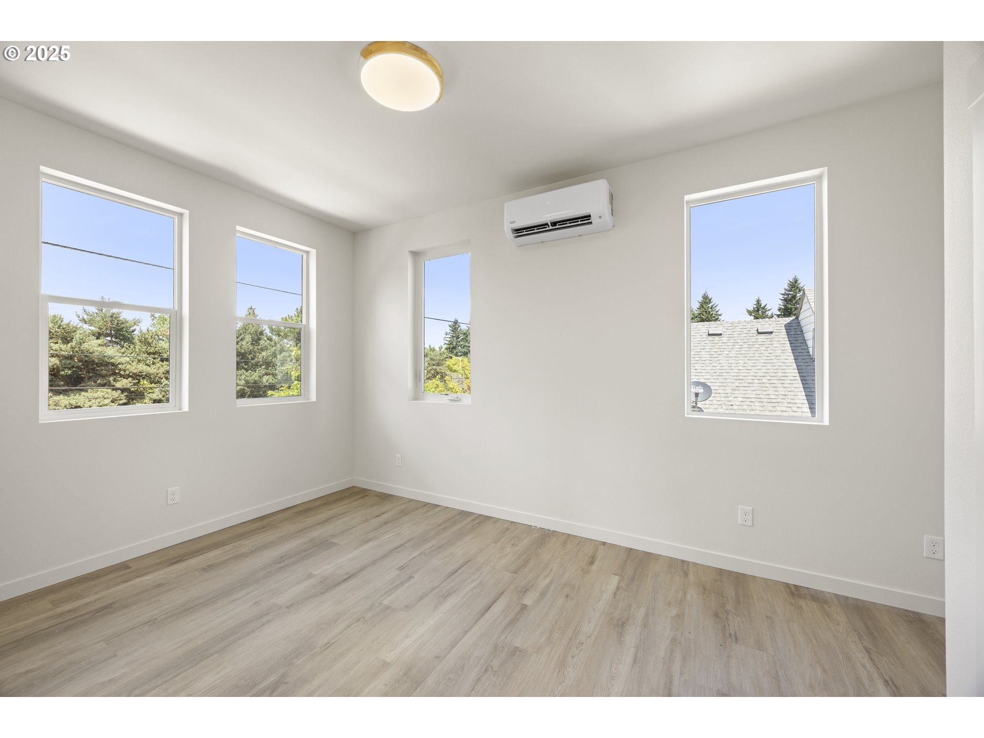 5860 N MISSOURI AVE 1