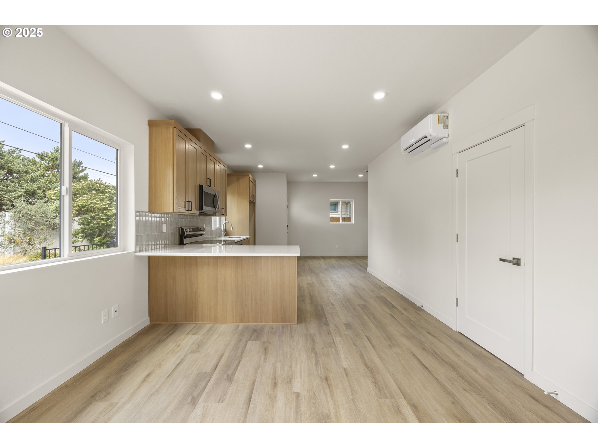 5860 N MISSOURI AVE 1