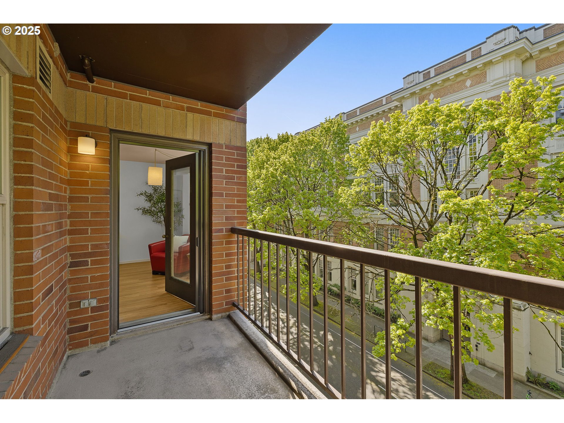 1500 SW PARK AVE 429