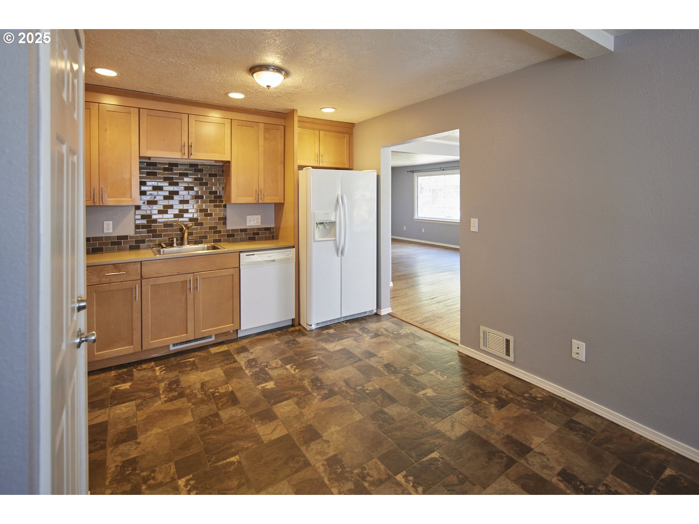 5160 NE COLUMBIA BLVD