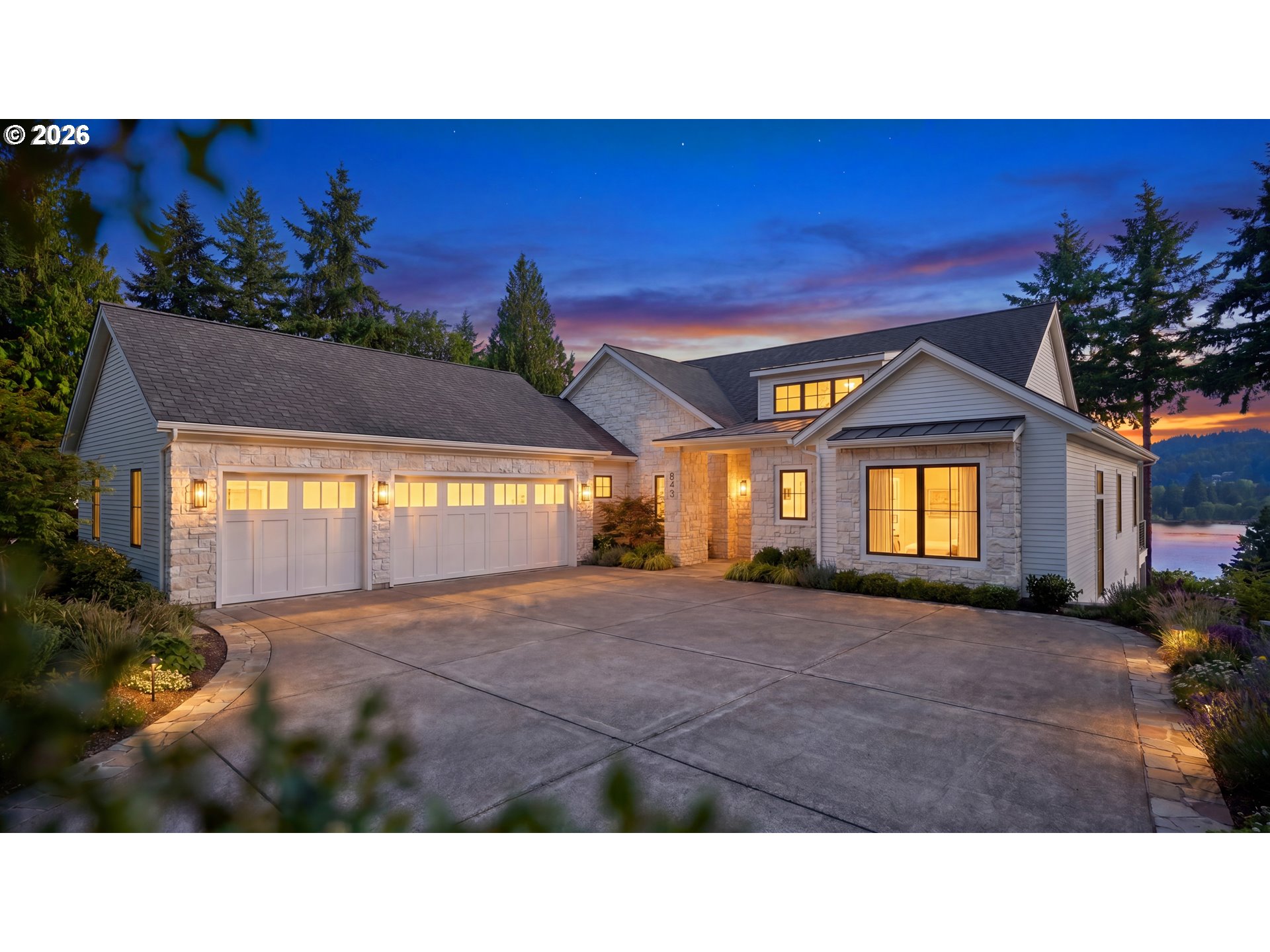 843 TERRACE DR