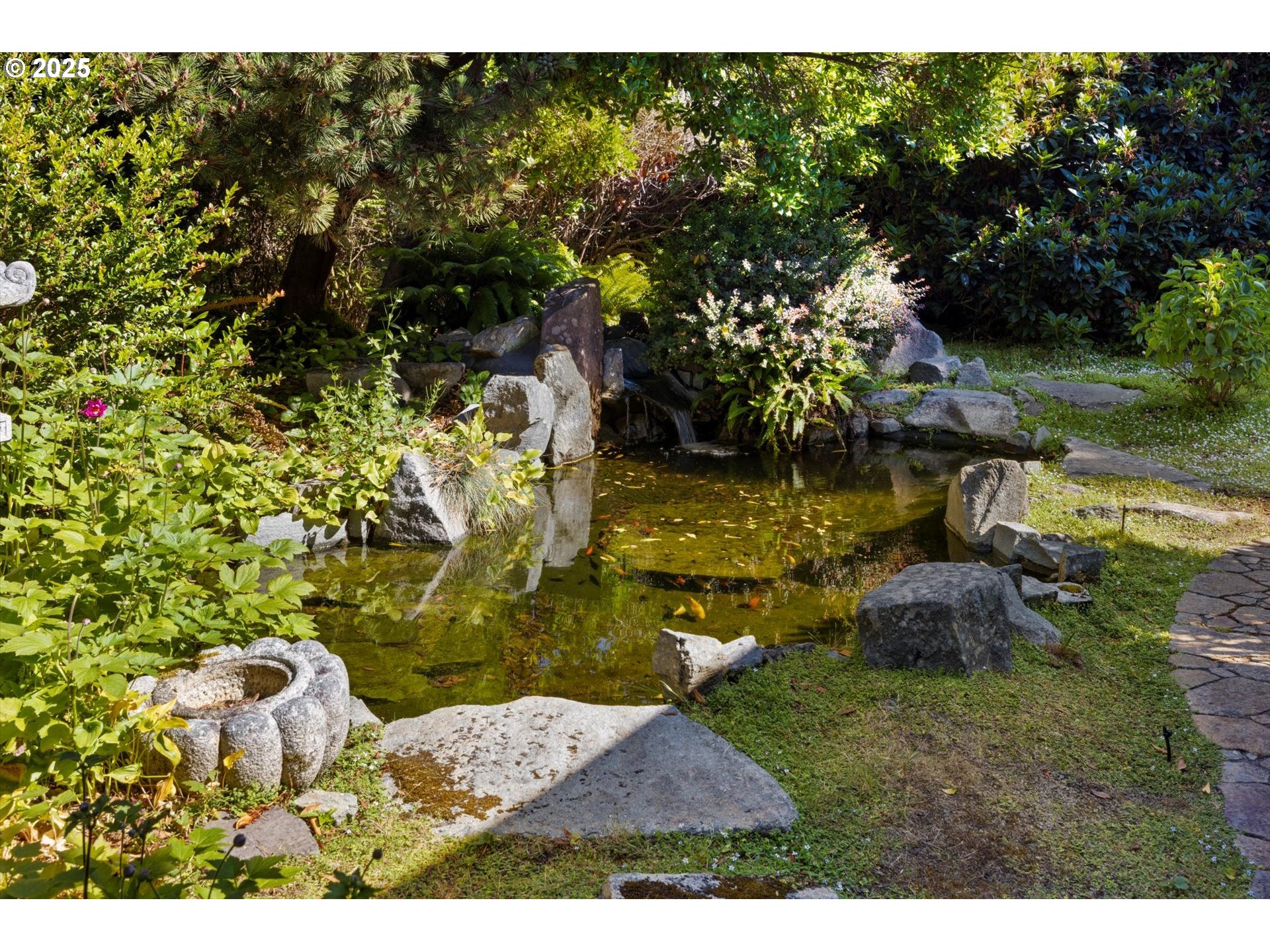 7088 NW PACIFIC COAST HWY