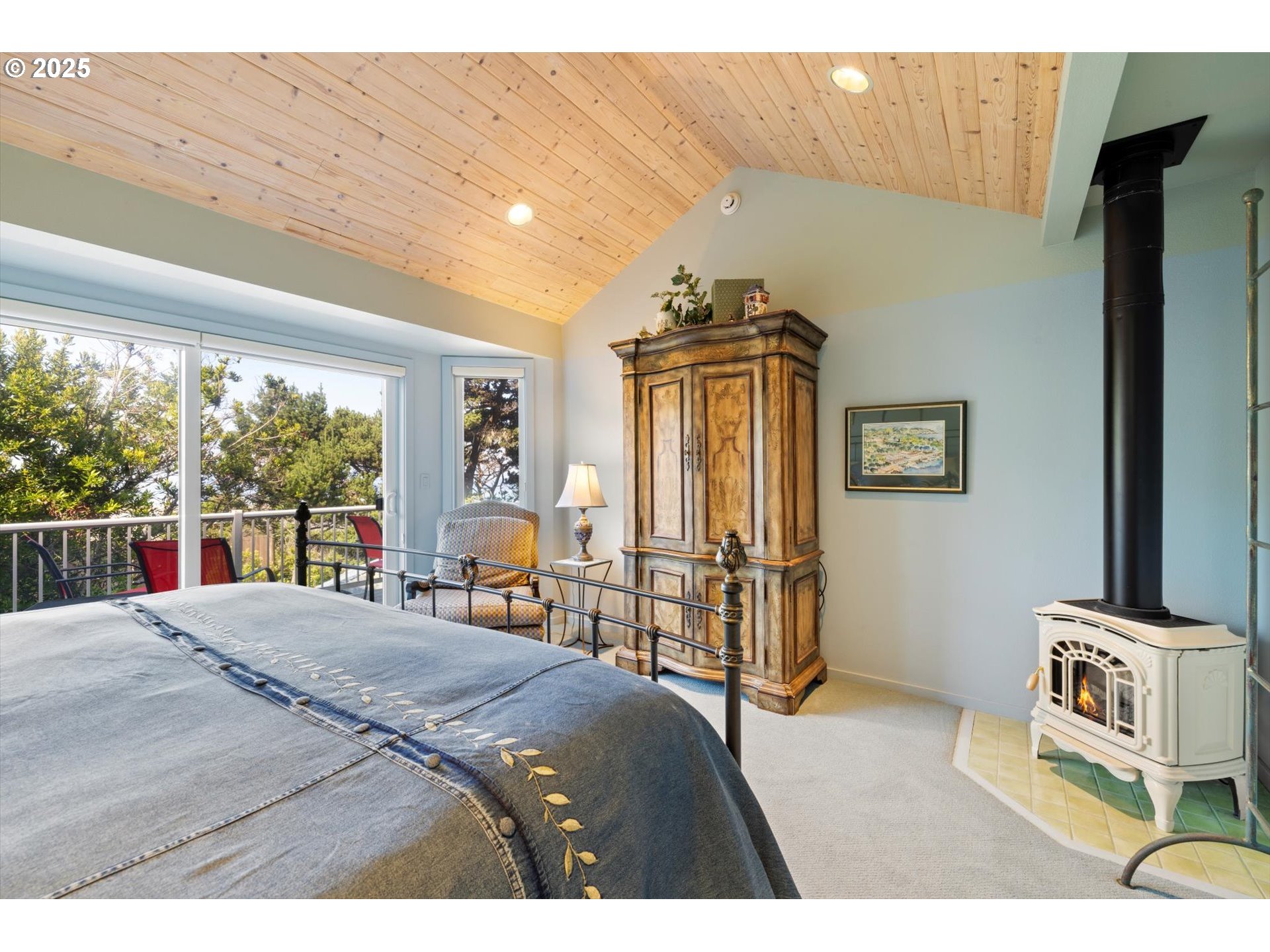 7088 NW PACIFIC COAST HWY