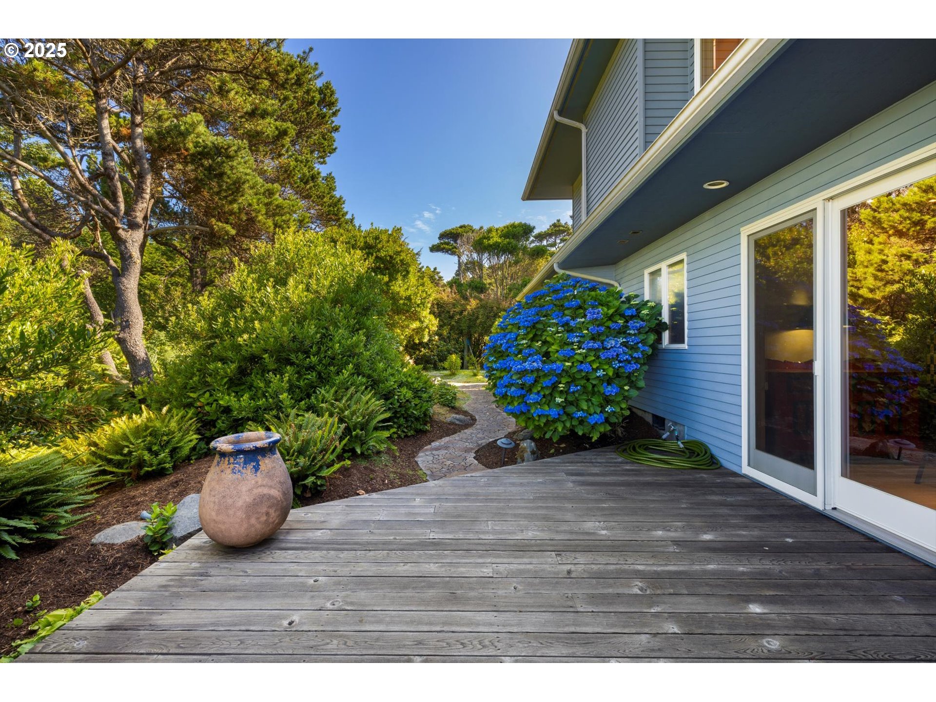 7088 NW PACIFIC COAST HWY