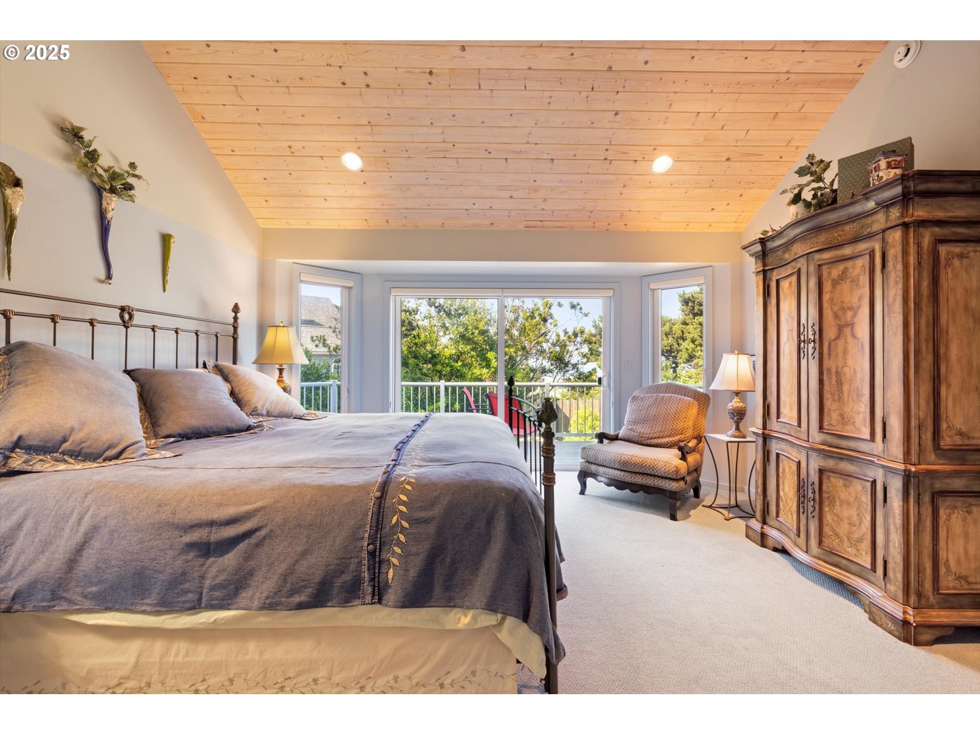 7088 NW PACIFIC COAST HWY