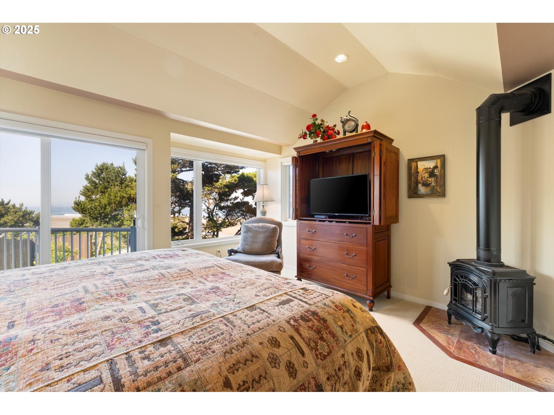 7088 NW PACIFIC COAST HWY