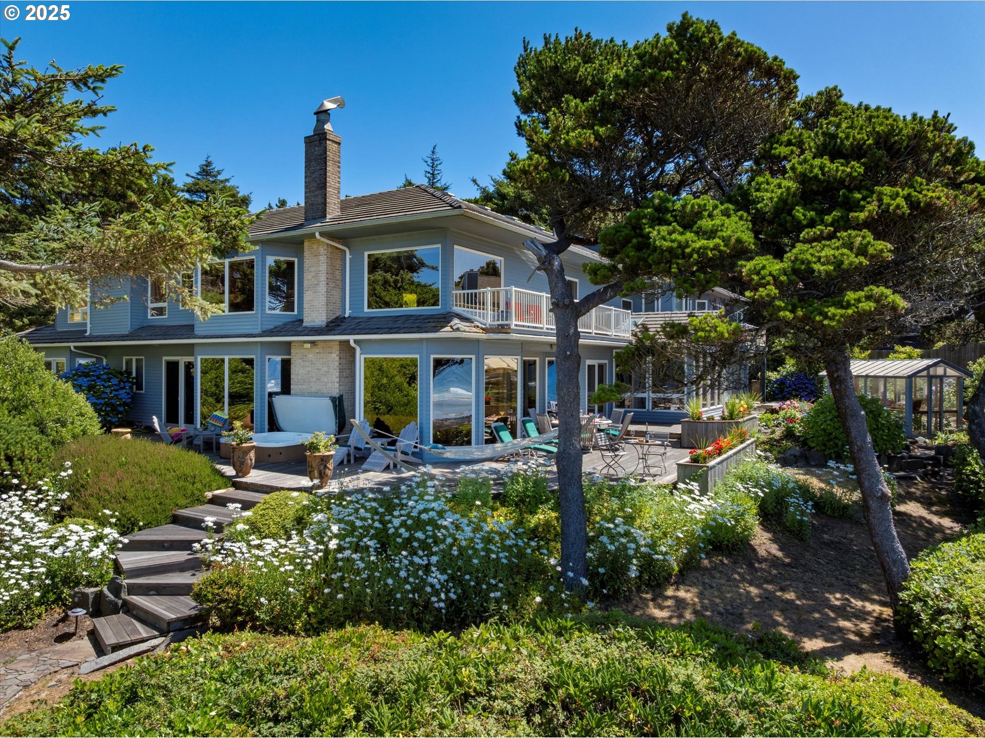 7088 NW PACIFIC COAST HWY