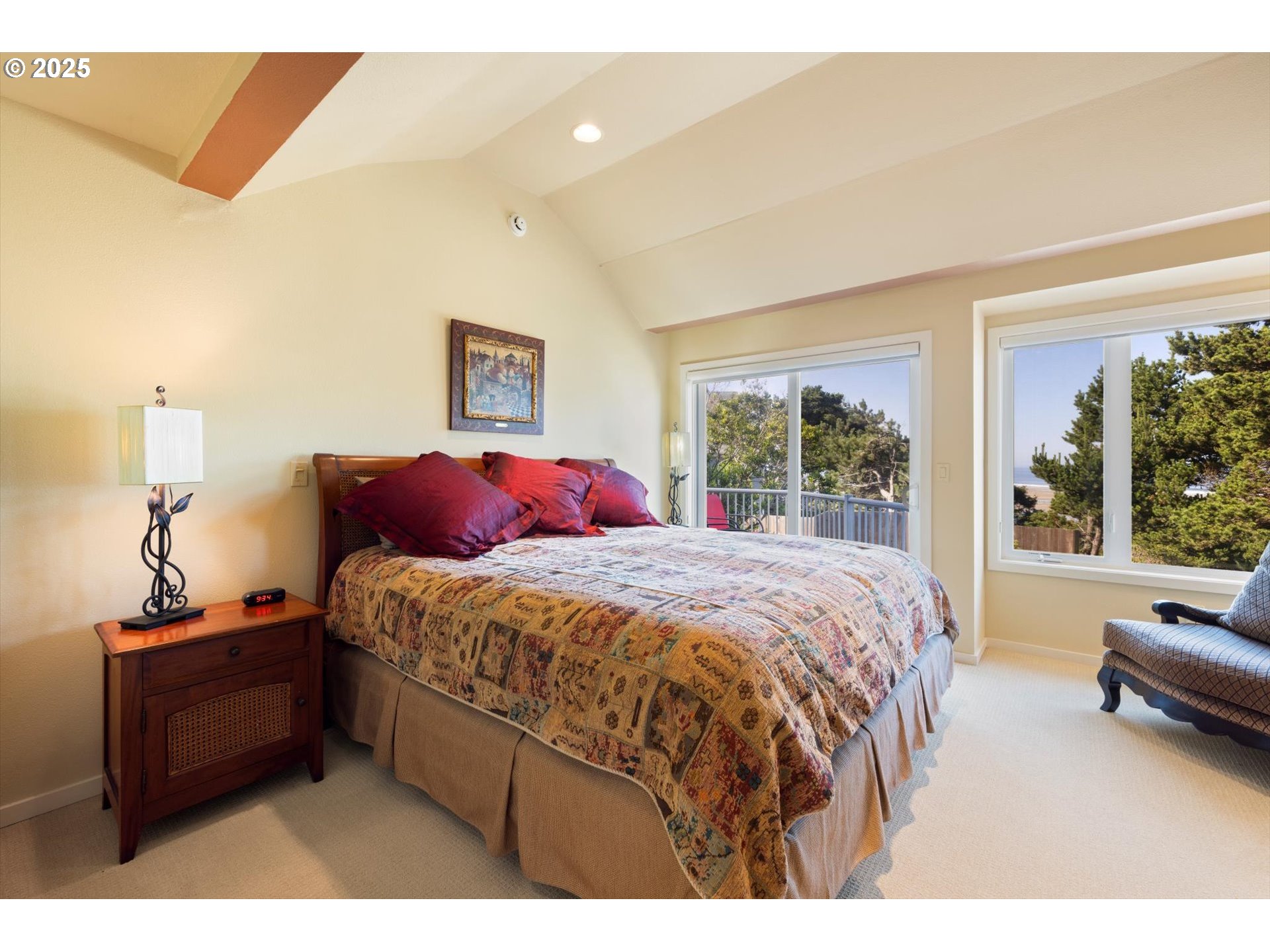 7088 NW PACIFIC COAST HWY