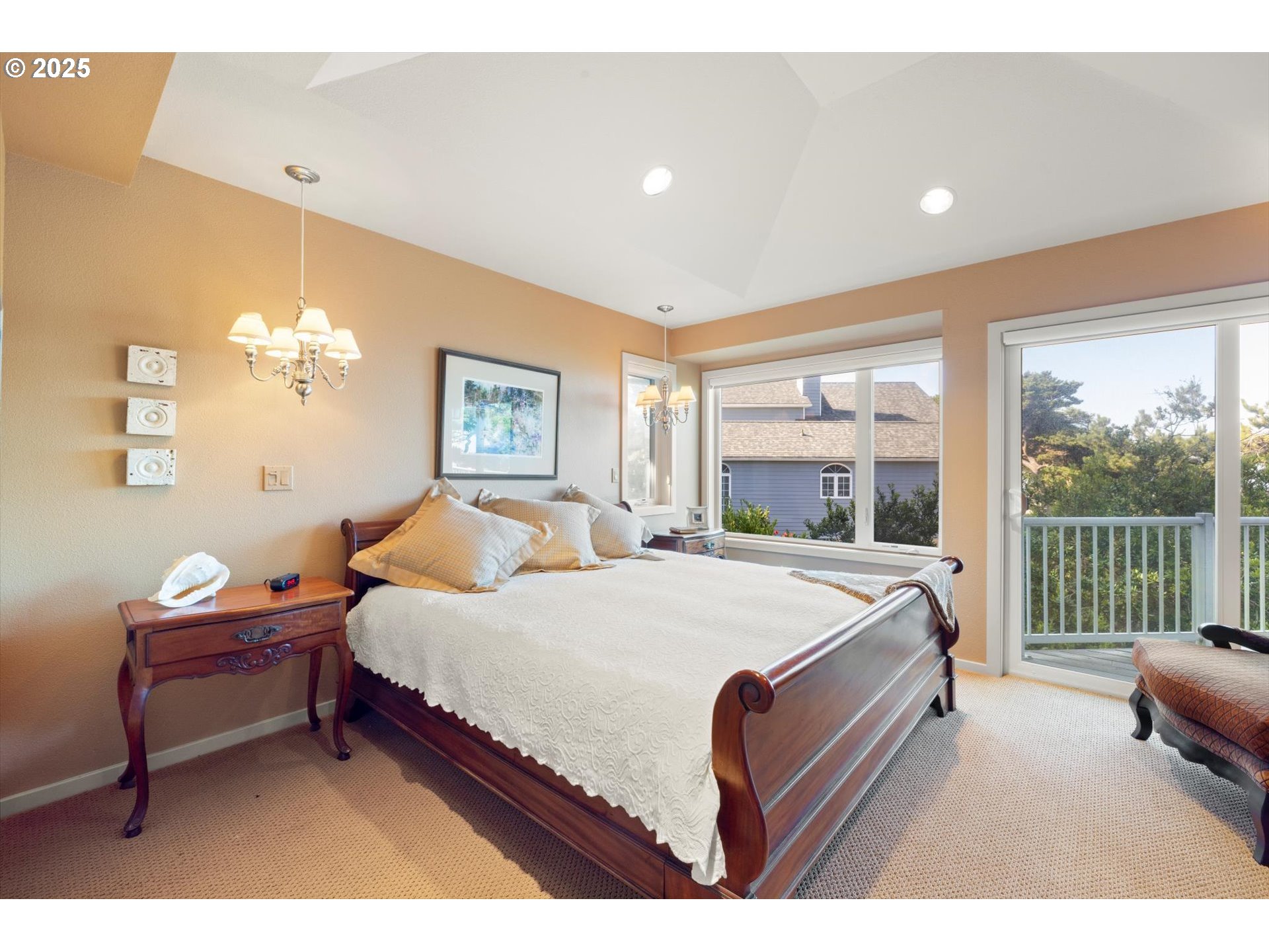 7088 NW PACIFIC COAST HWY