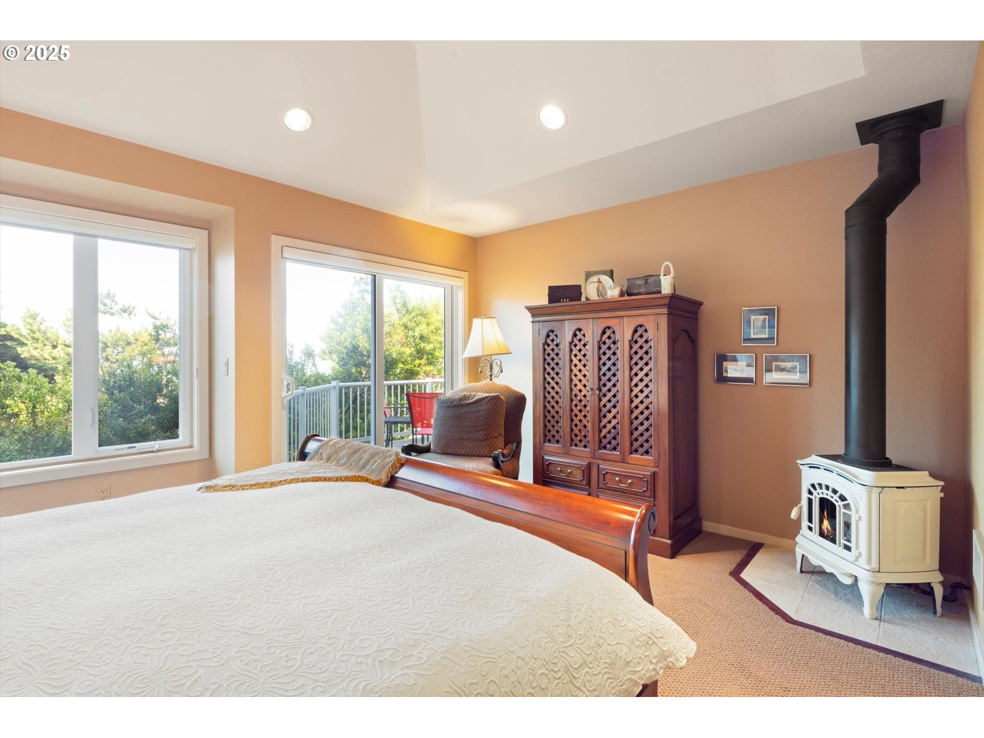 7088 NW PACIFIC COAST HWY