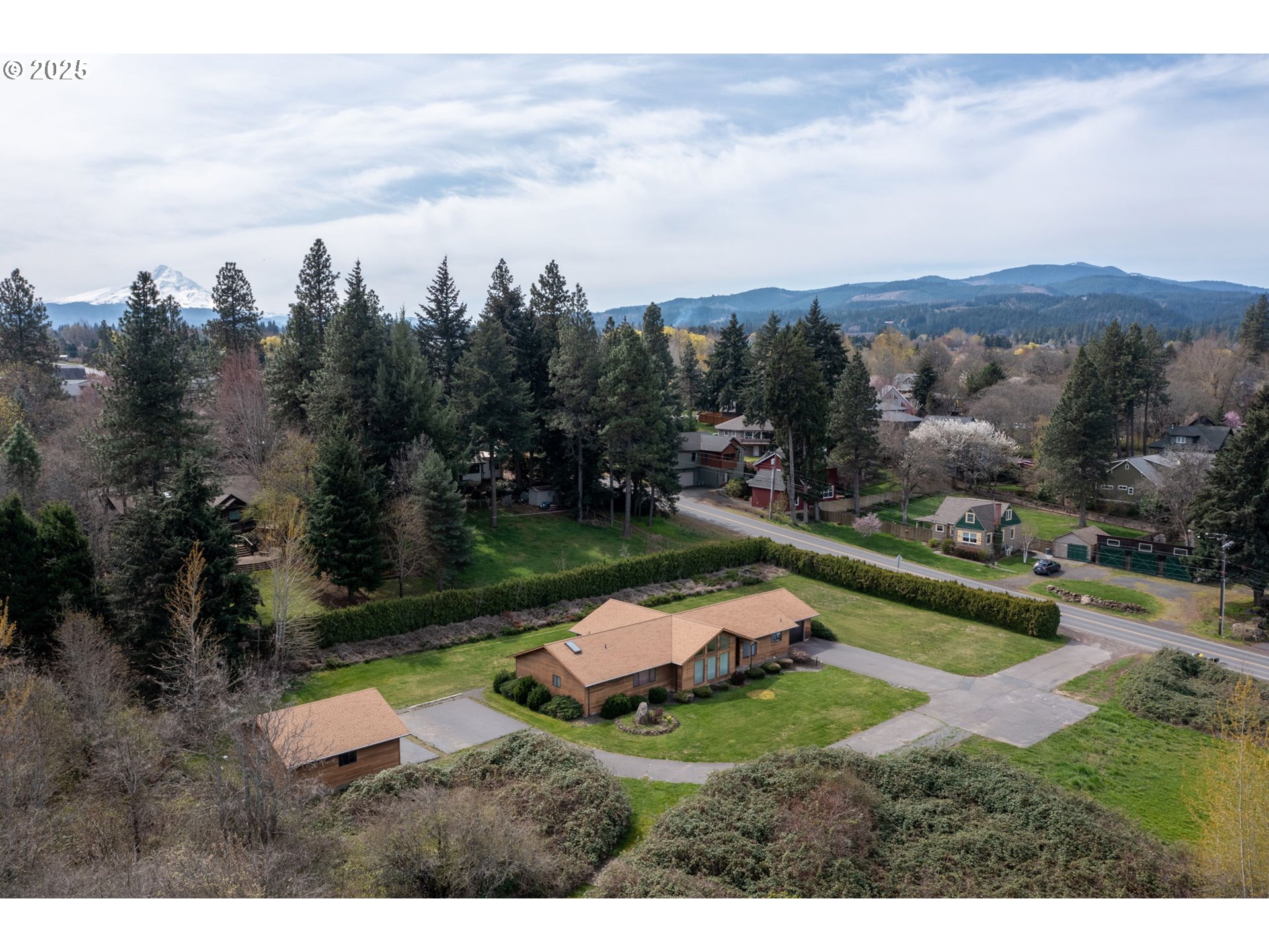 573 FRANKTON RD