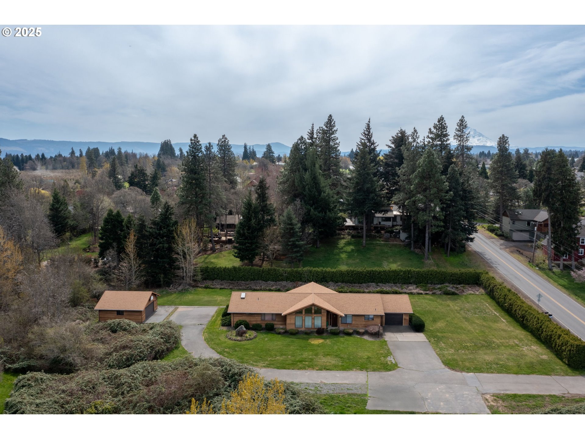 573 FRANKTON RD