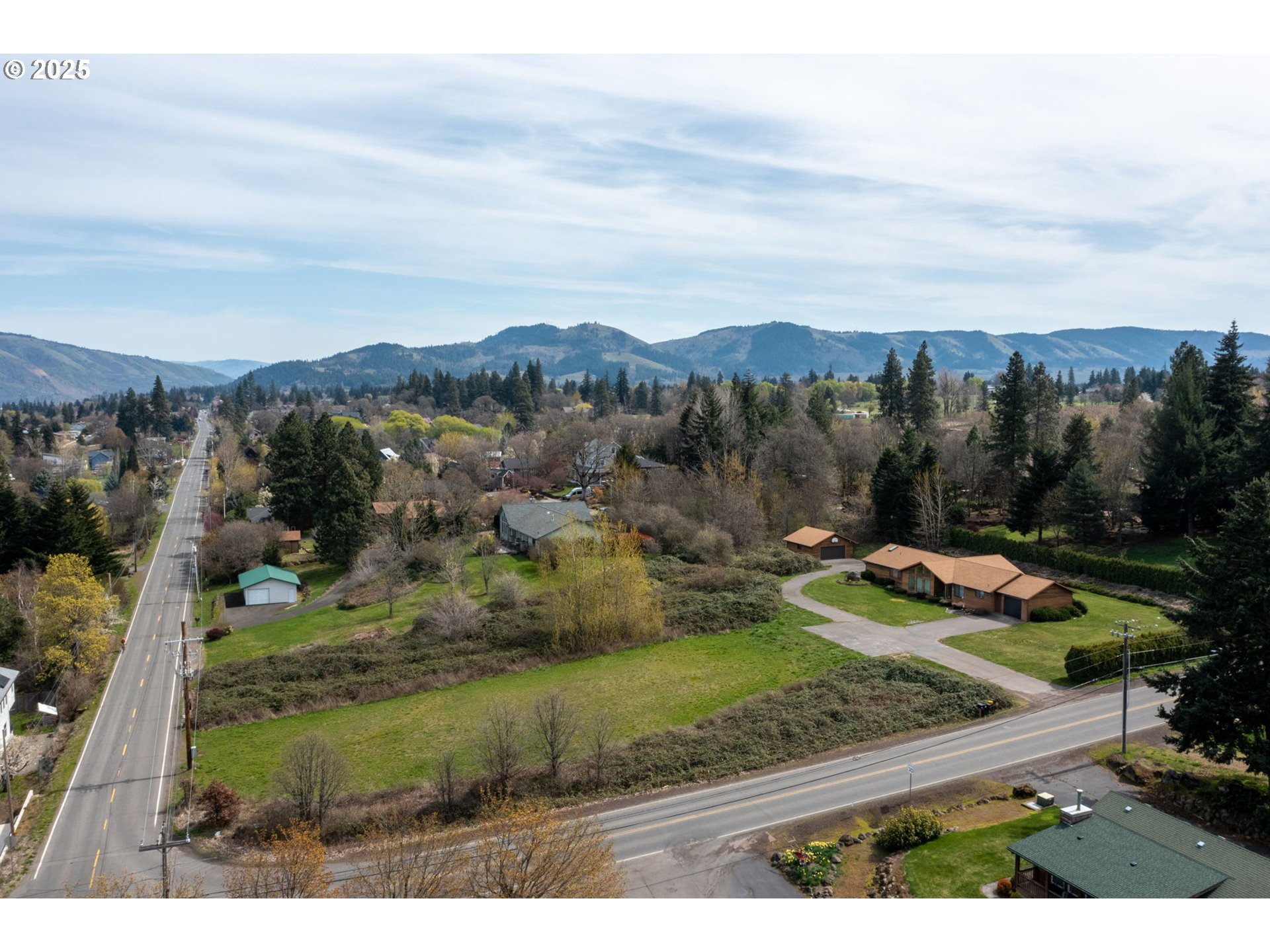 573 FRANKTON RD