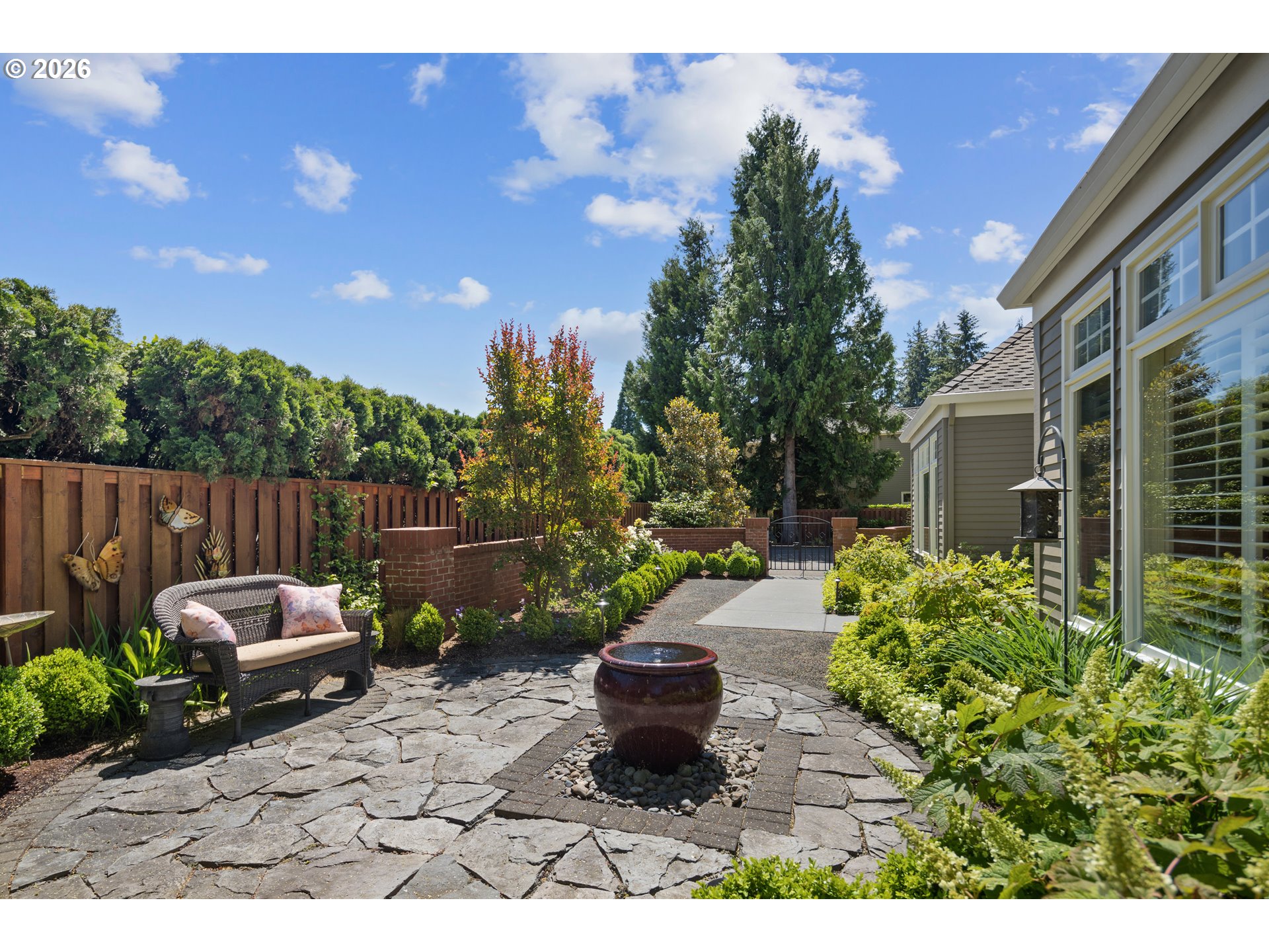 3325 CEDAR CT
