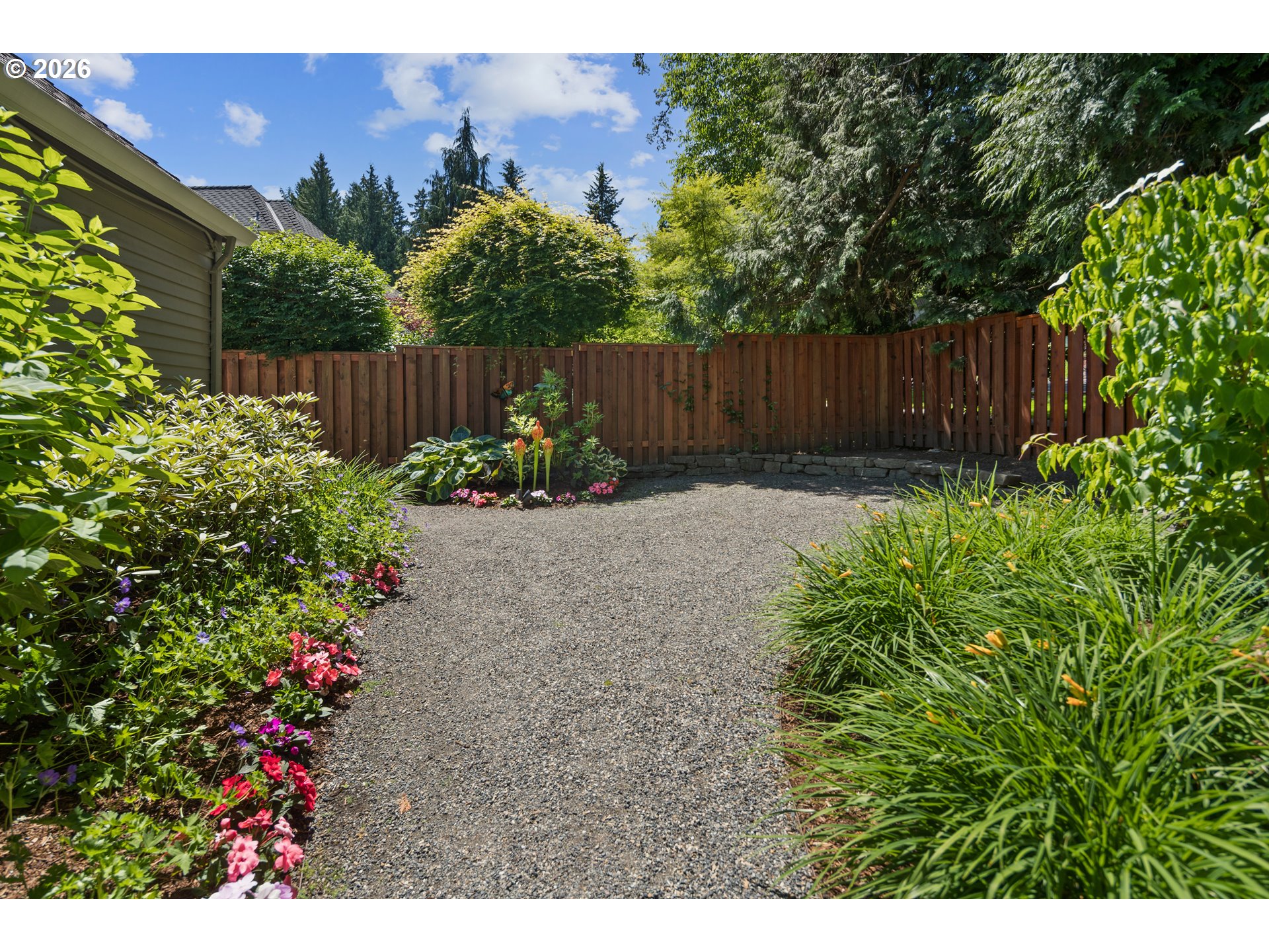3325 CEDAR CT