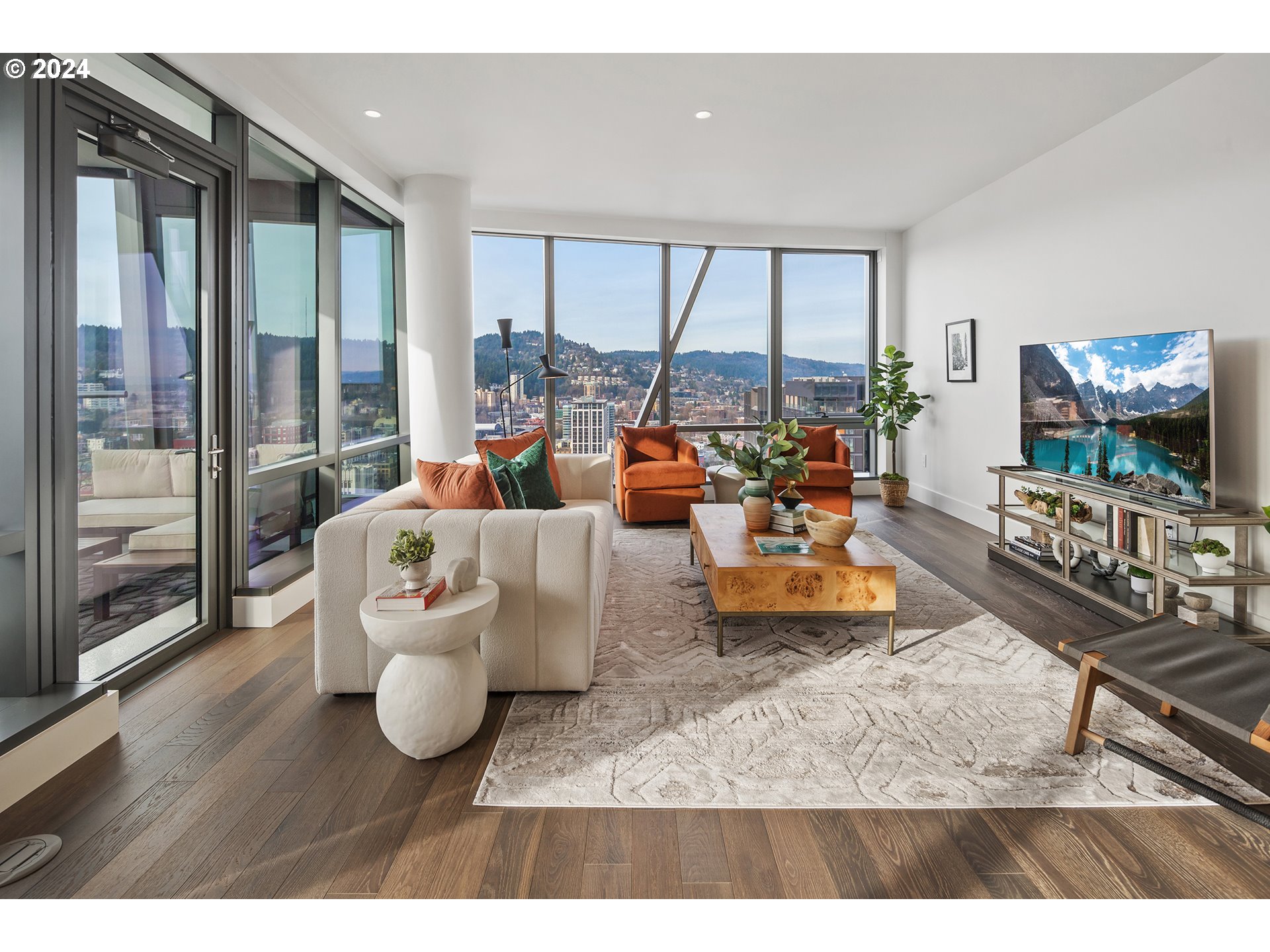 550 SW 10TH AVE 2401