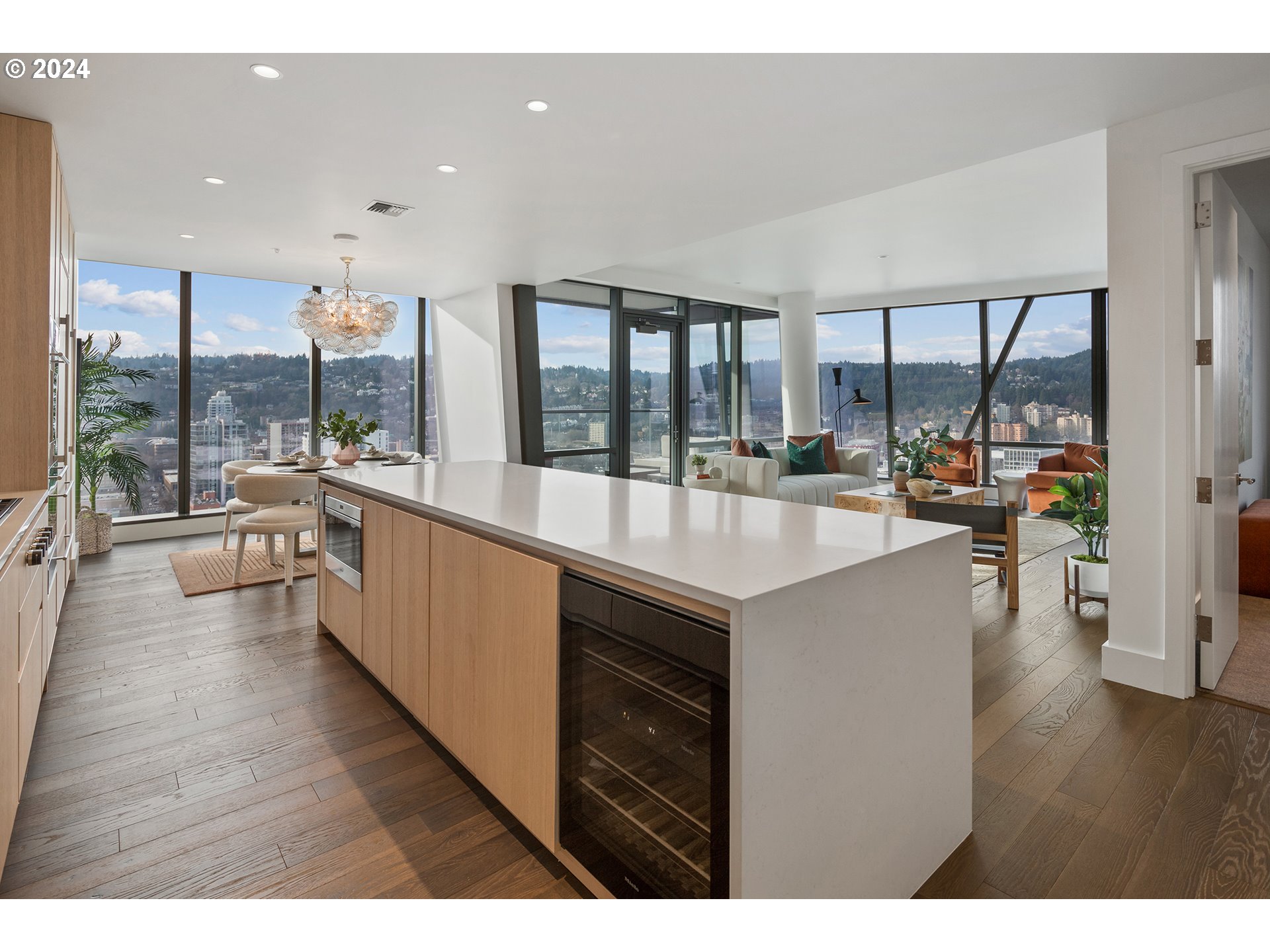 550 SW 10TH AVE 2401