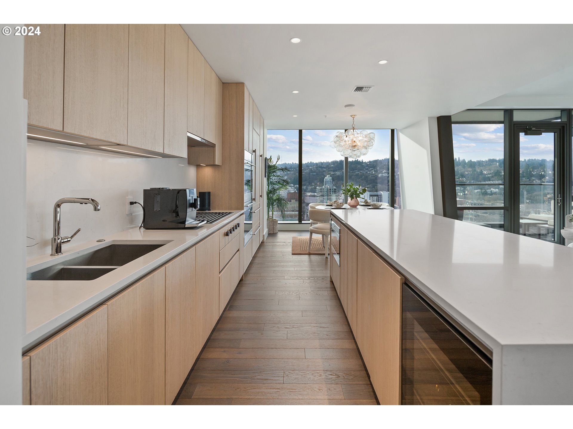 550 SW 10TH AVE 2401