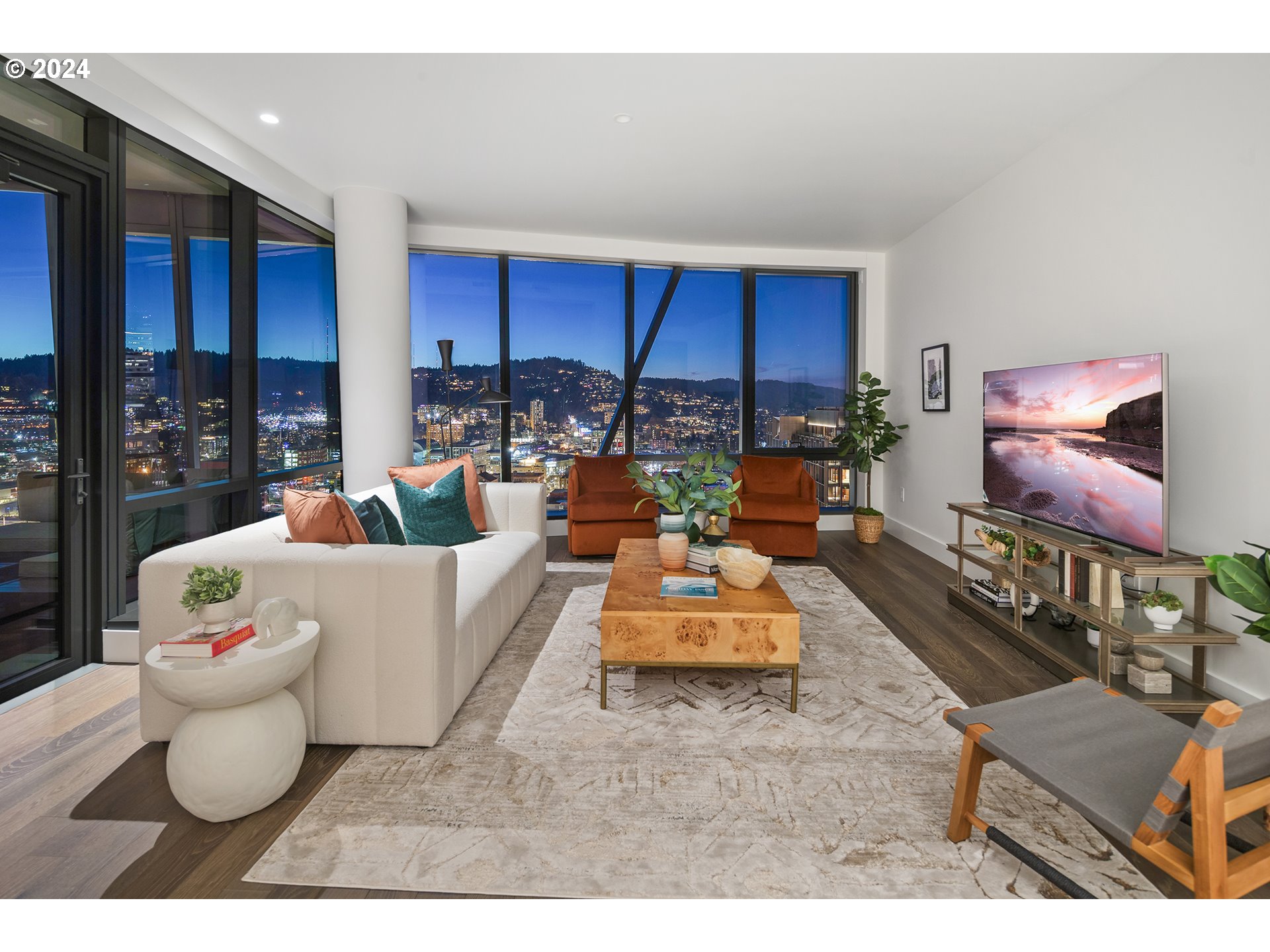 550 SW 10TH AVE 2401