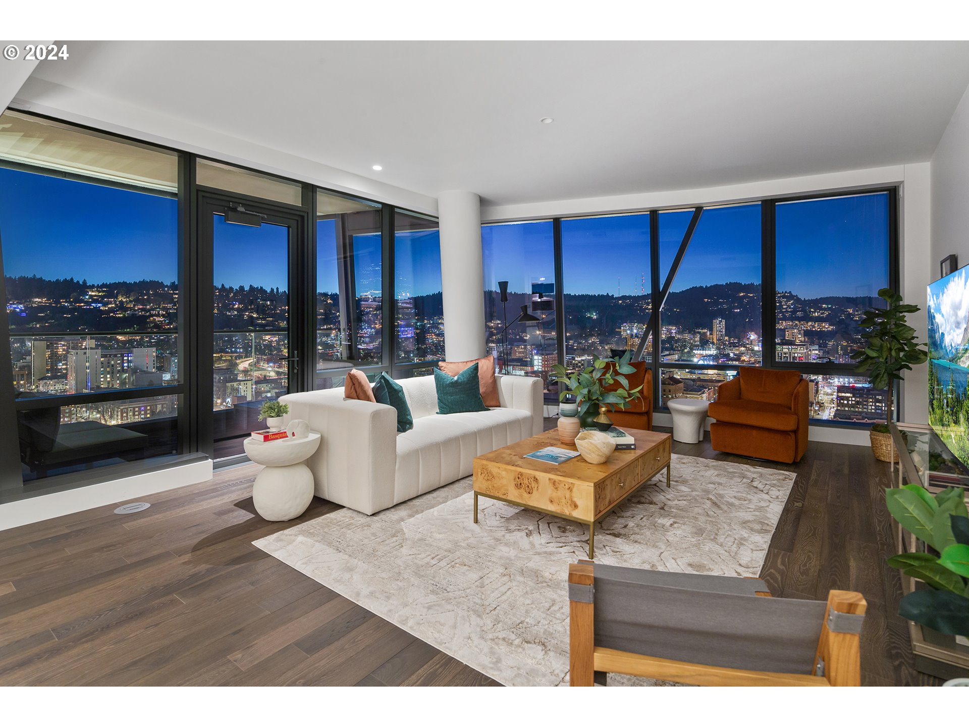 550 SW 10TH AVE 2401