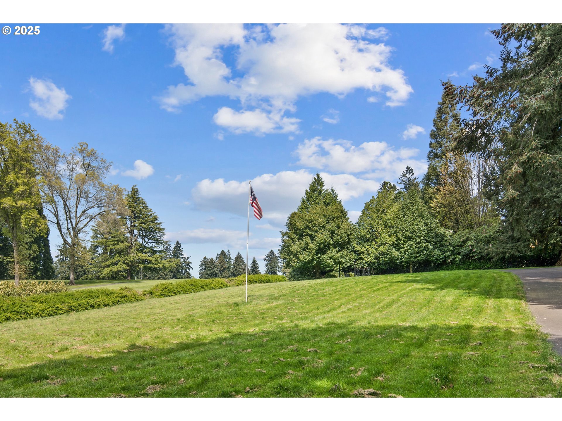 1500 SE WAVERLY DR