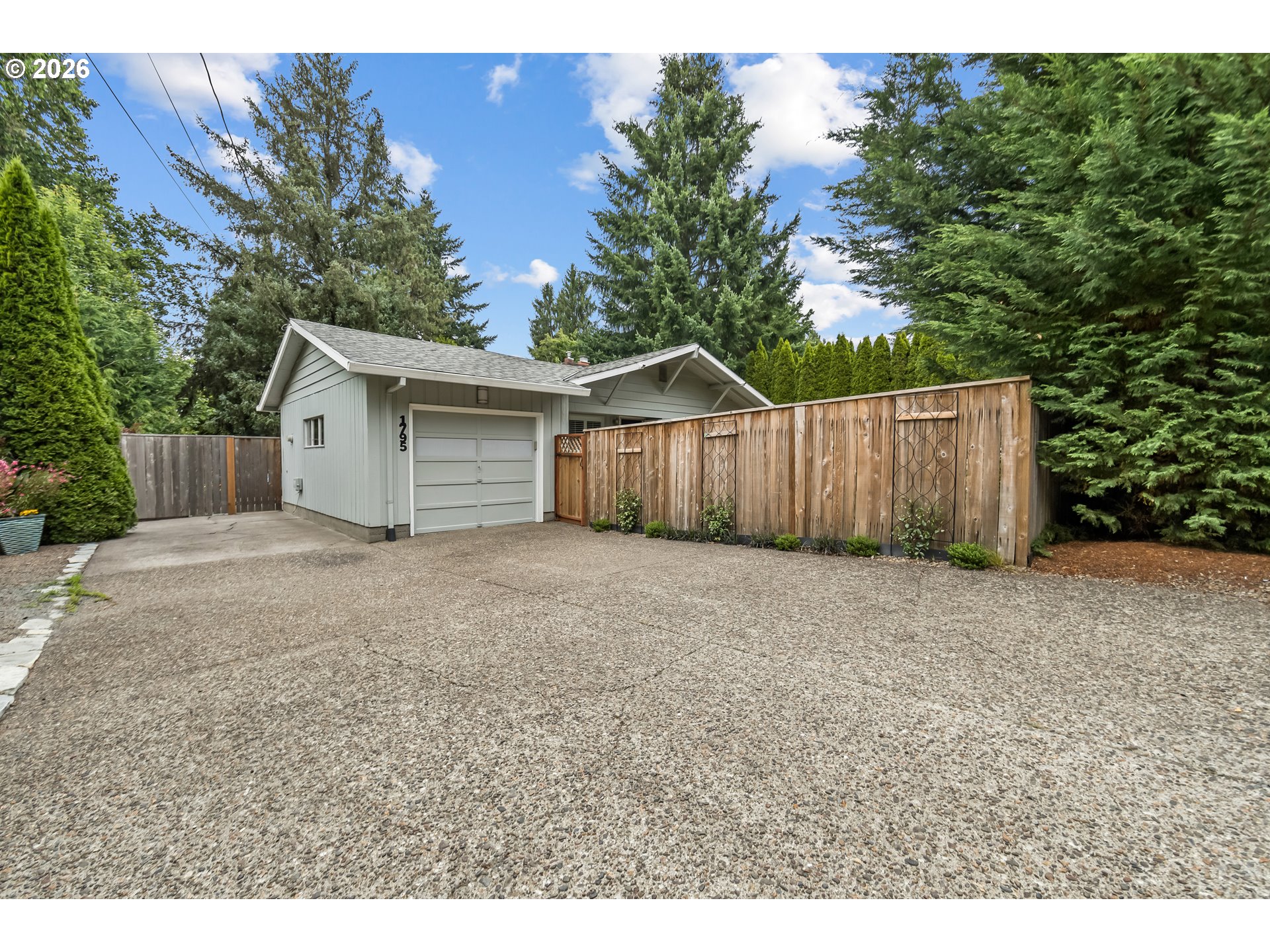 1795 FERNWOOD DR