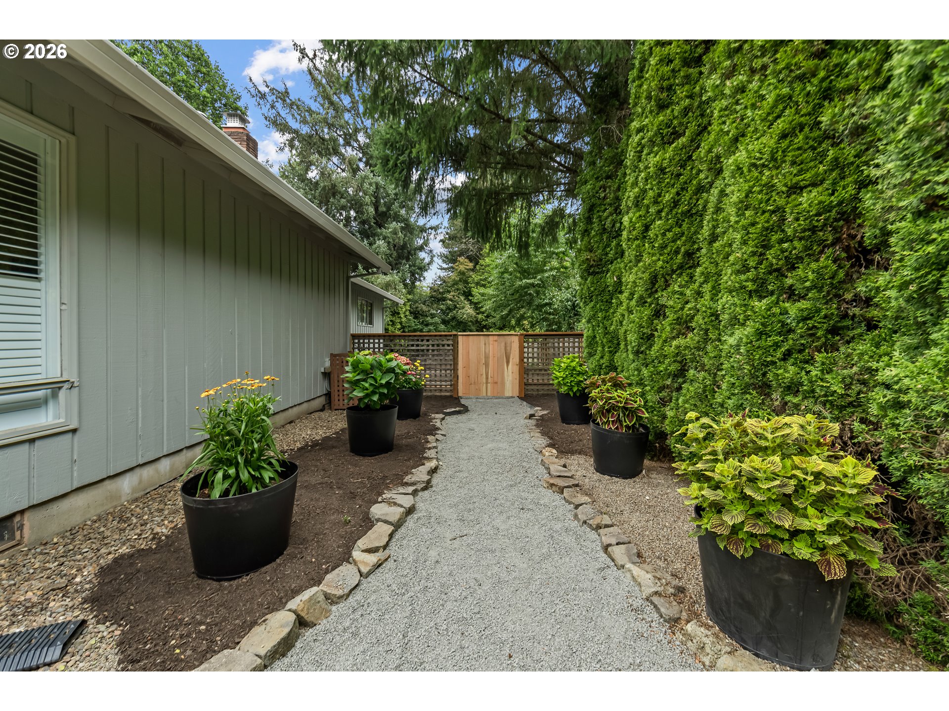 1795 FERNWOOD DR