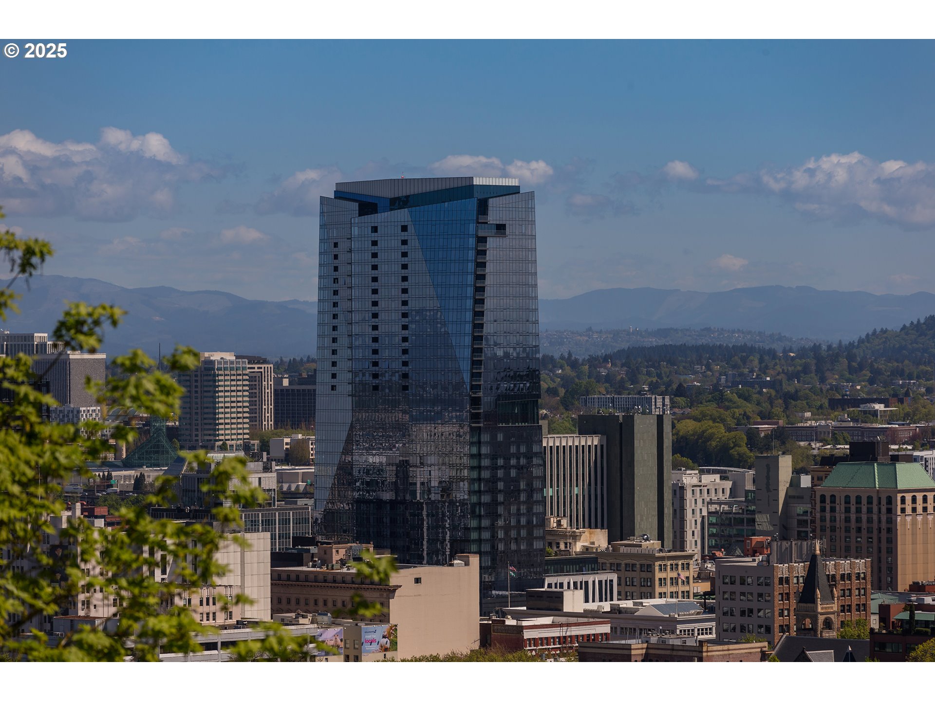 550 SW 10TH AVE 2306