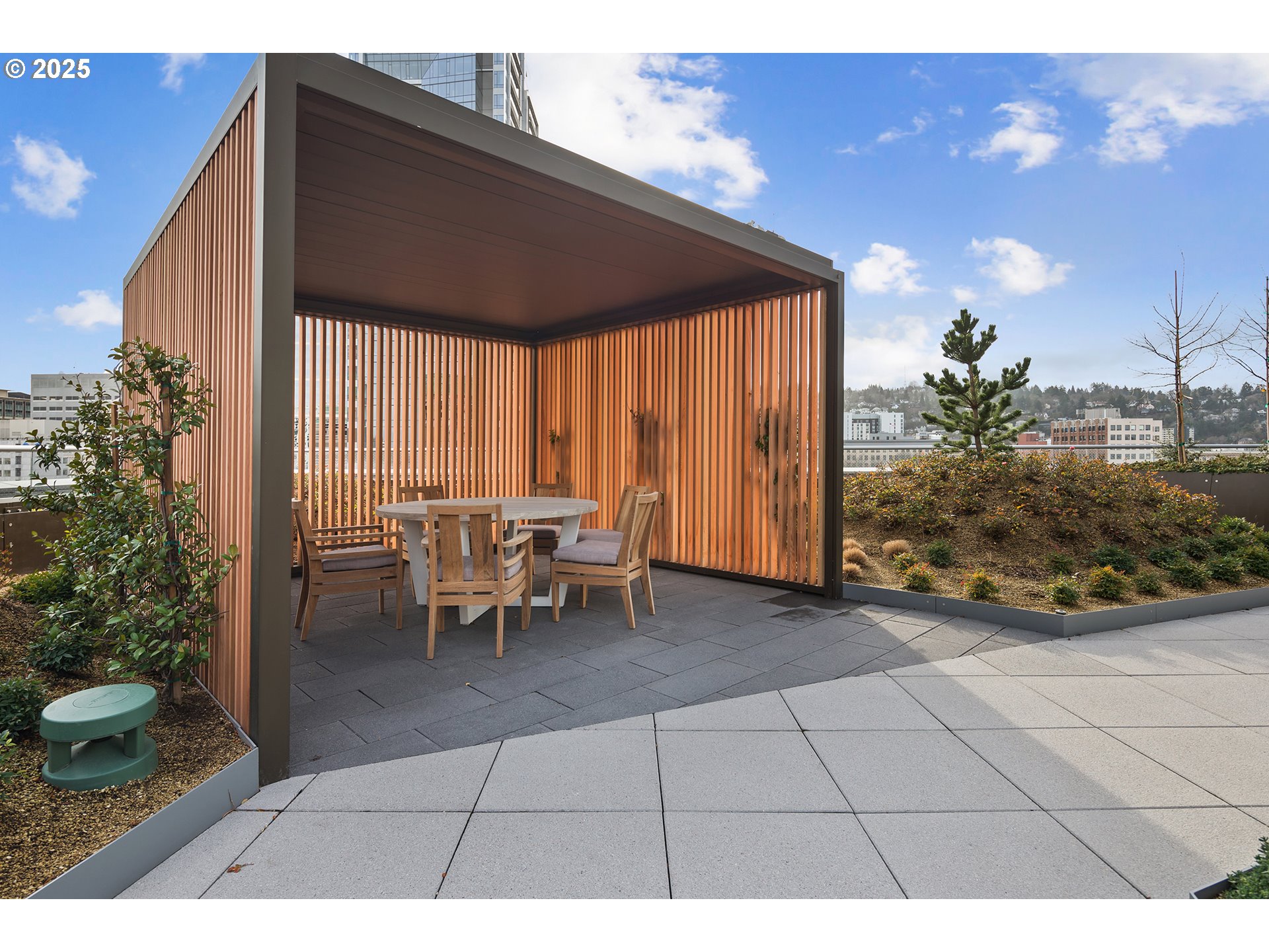 550 SW 10TH AVE 2306