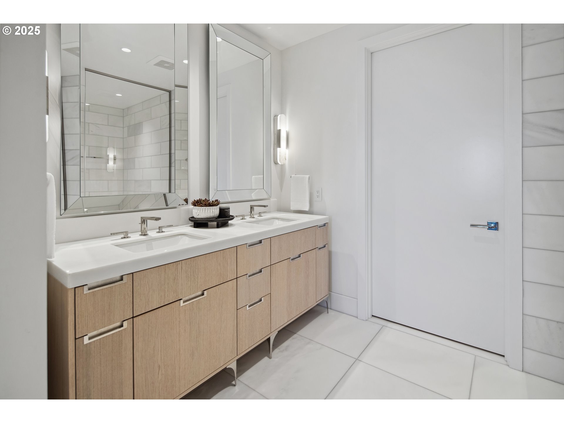 550 SW 10TH AVE 2306