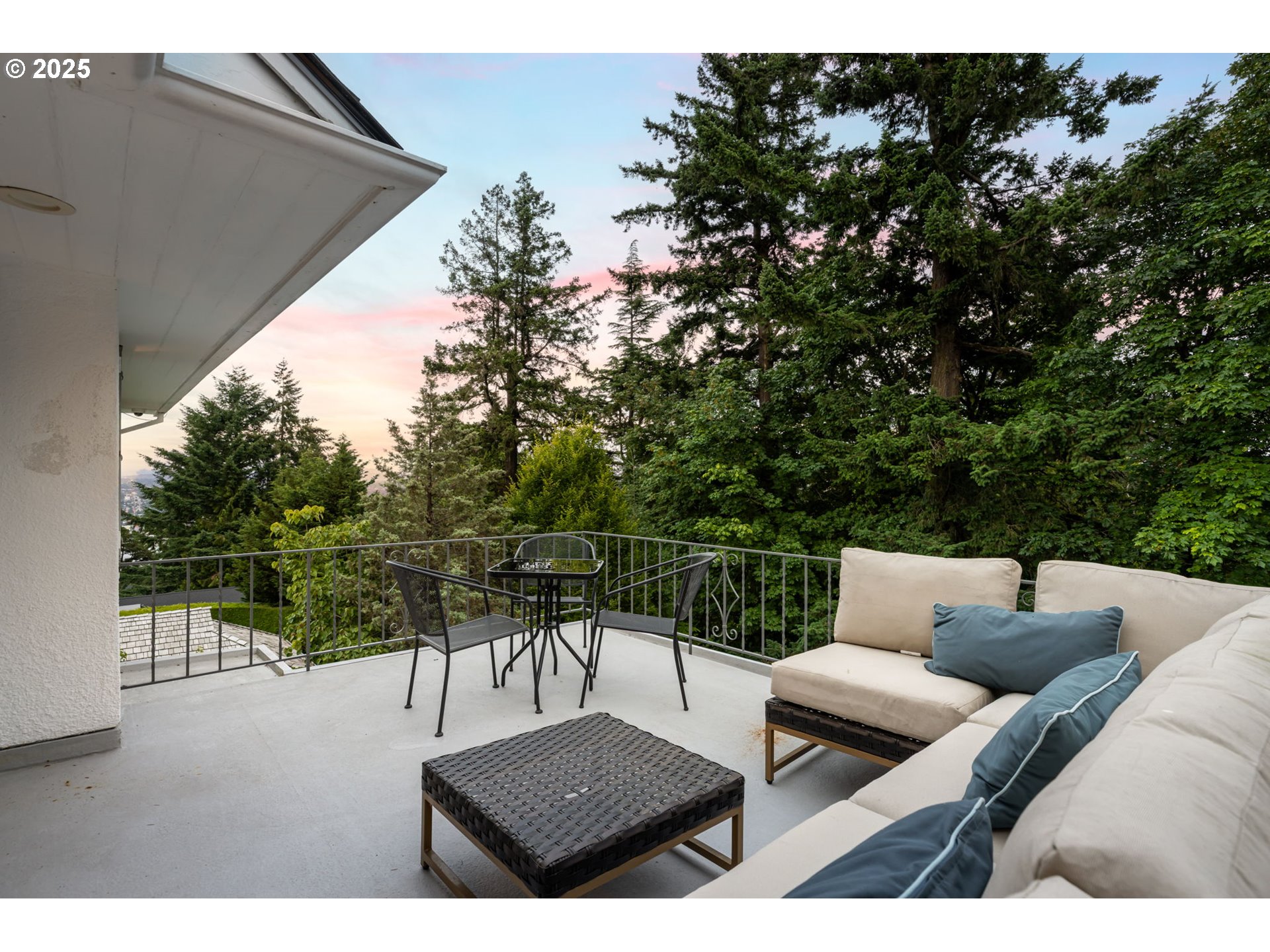 1136 SW DAVENPORT ST