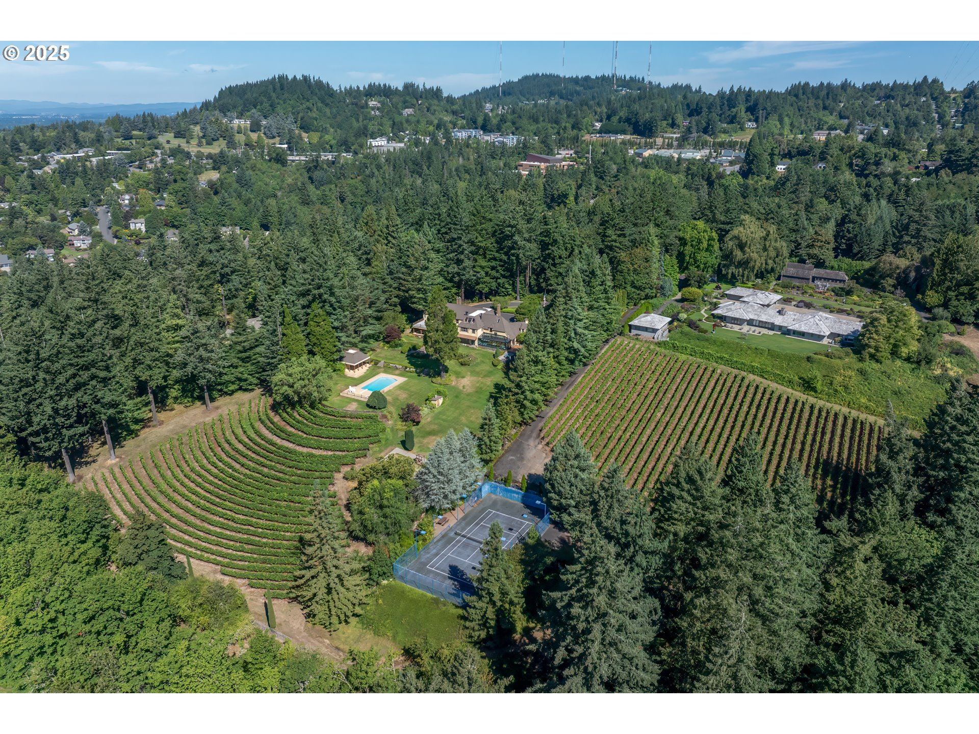 2732 SW SCHOLLS FERRY RD