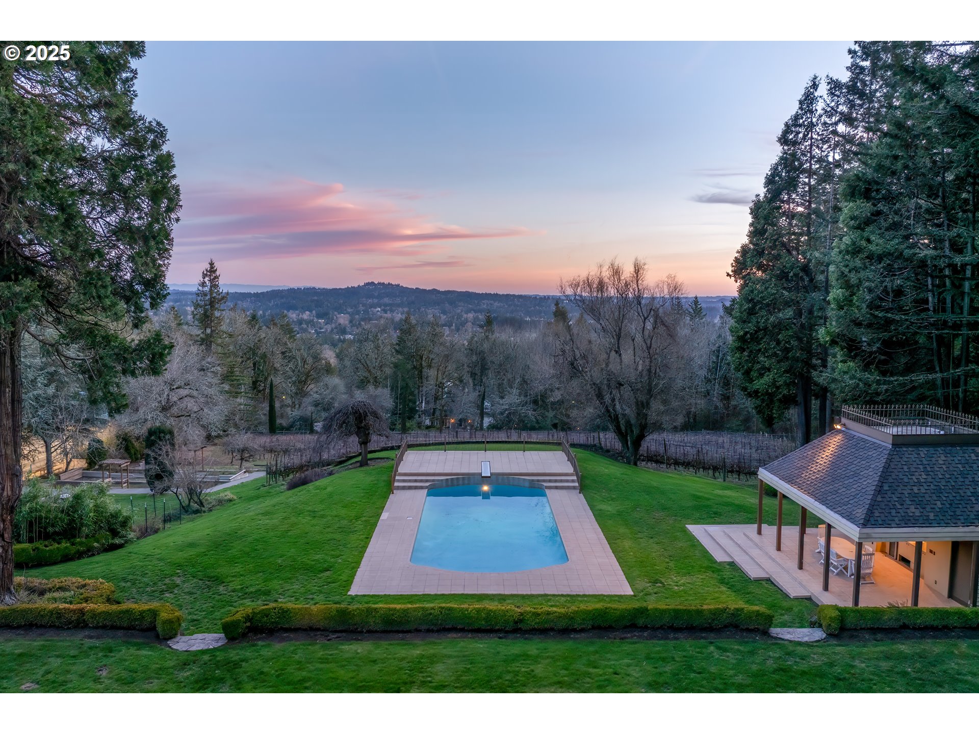 2732 SW SCHOLLS FERRY RD