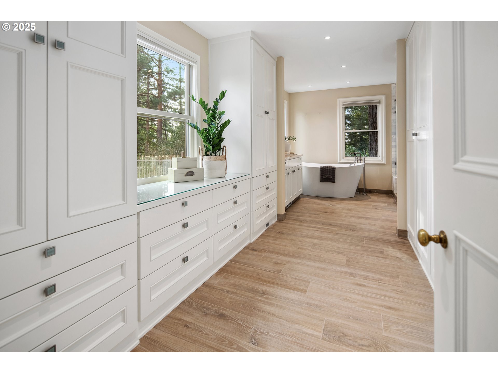 2732 SW SCHOLLS FERRY RD