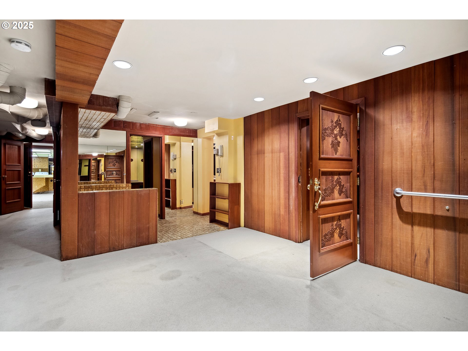 2732 SW SCHOLLS FERRY RD