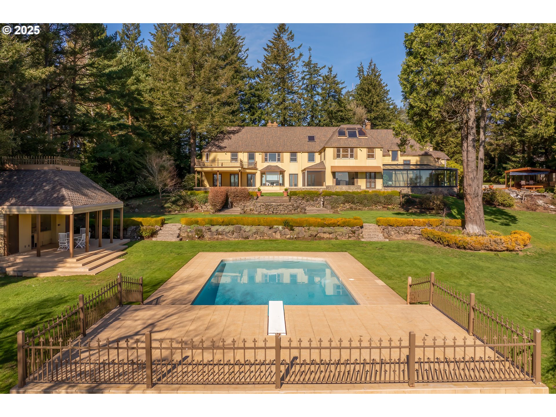 2732 SW SCHOLLS FERRY RD