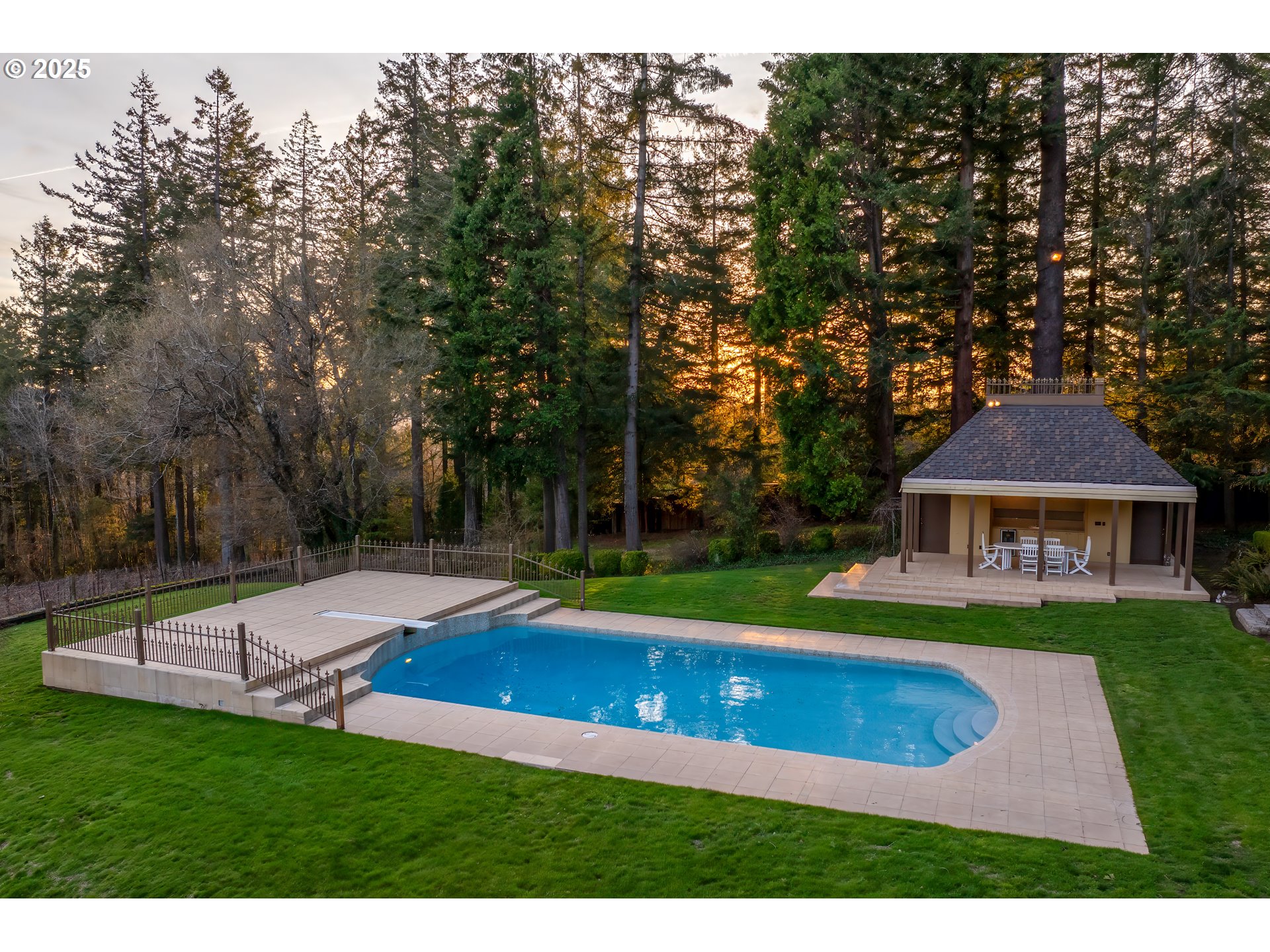 2732 SW SCHOLLS FERRY RD