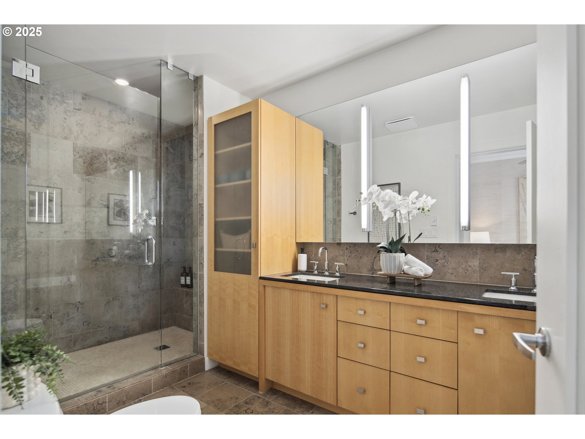 1001 NW LOVEJOY ST 605