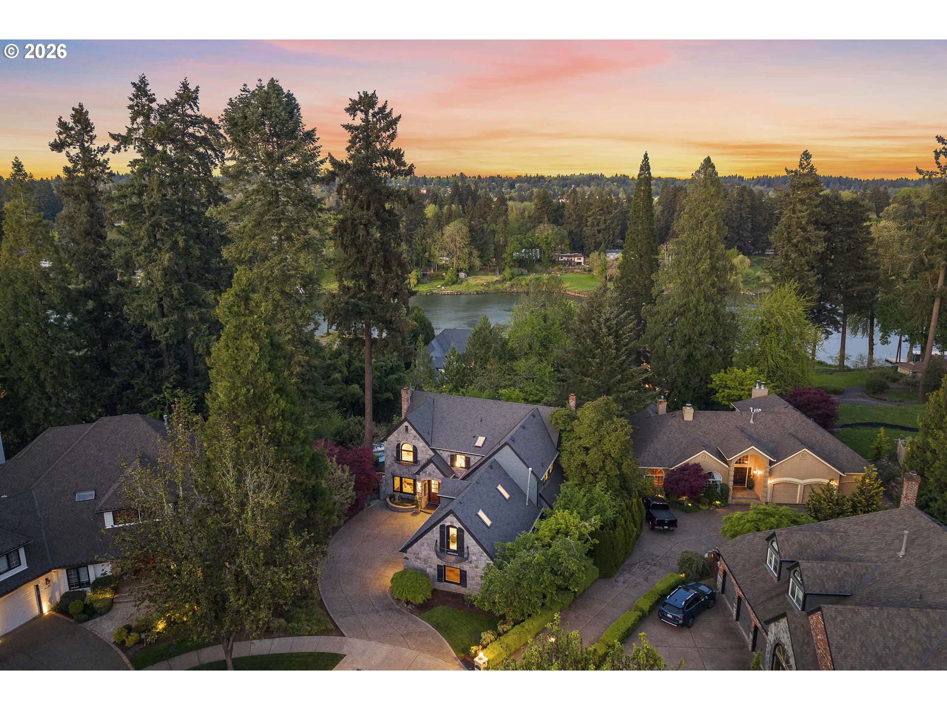 18370 RIVER EDGE LN