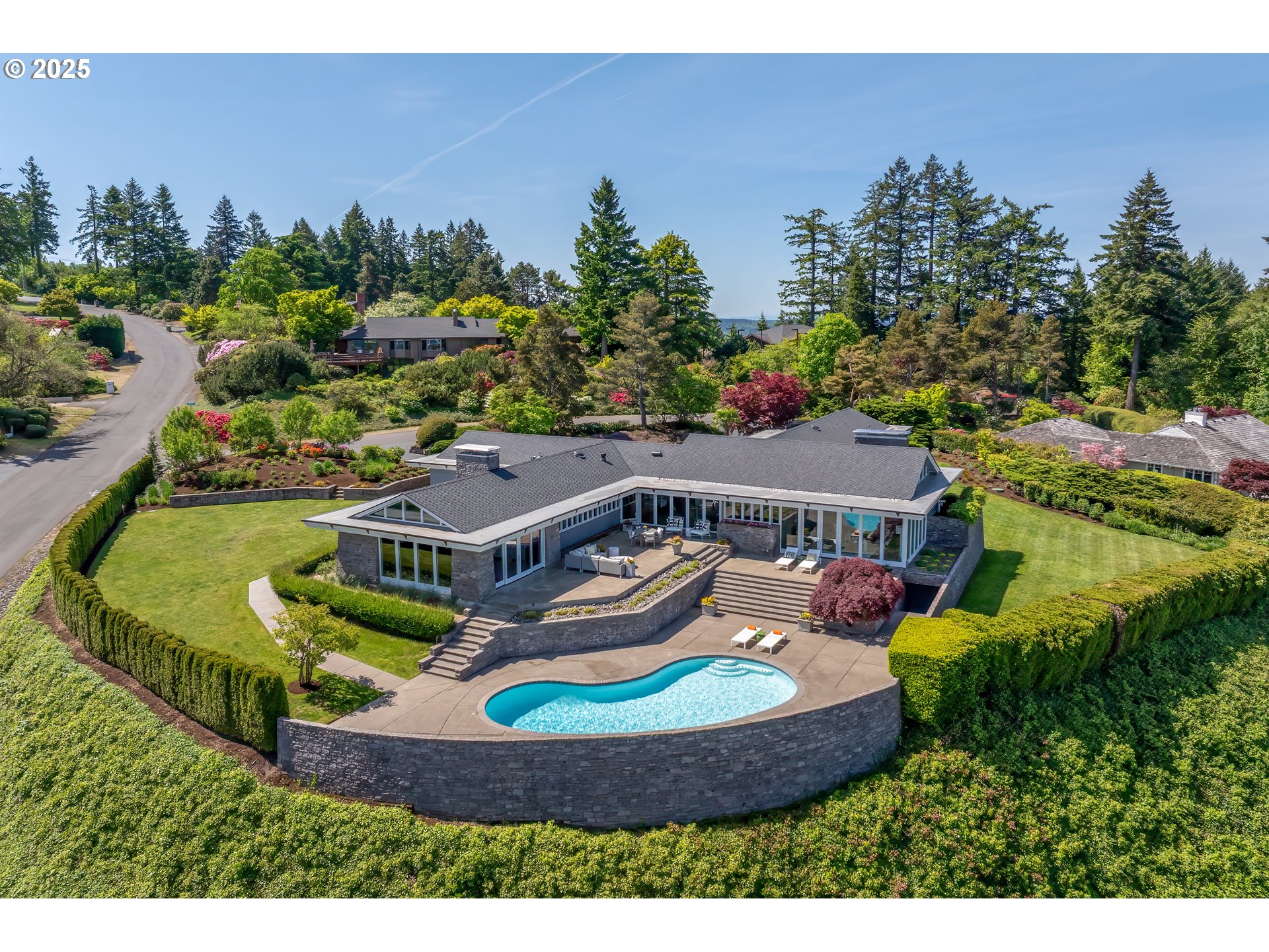 777 CHERRY CIR