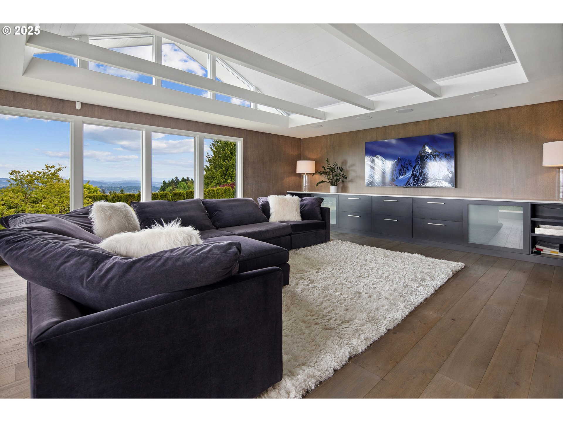 777 CHERRY CIR