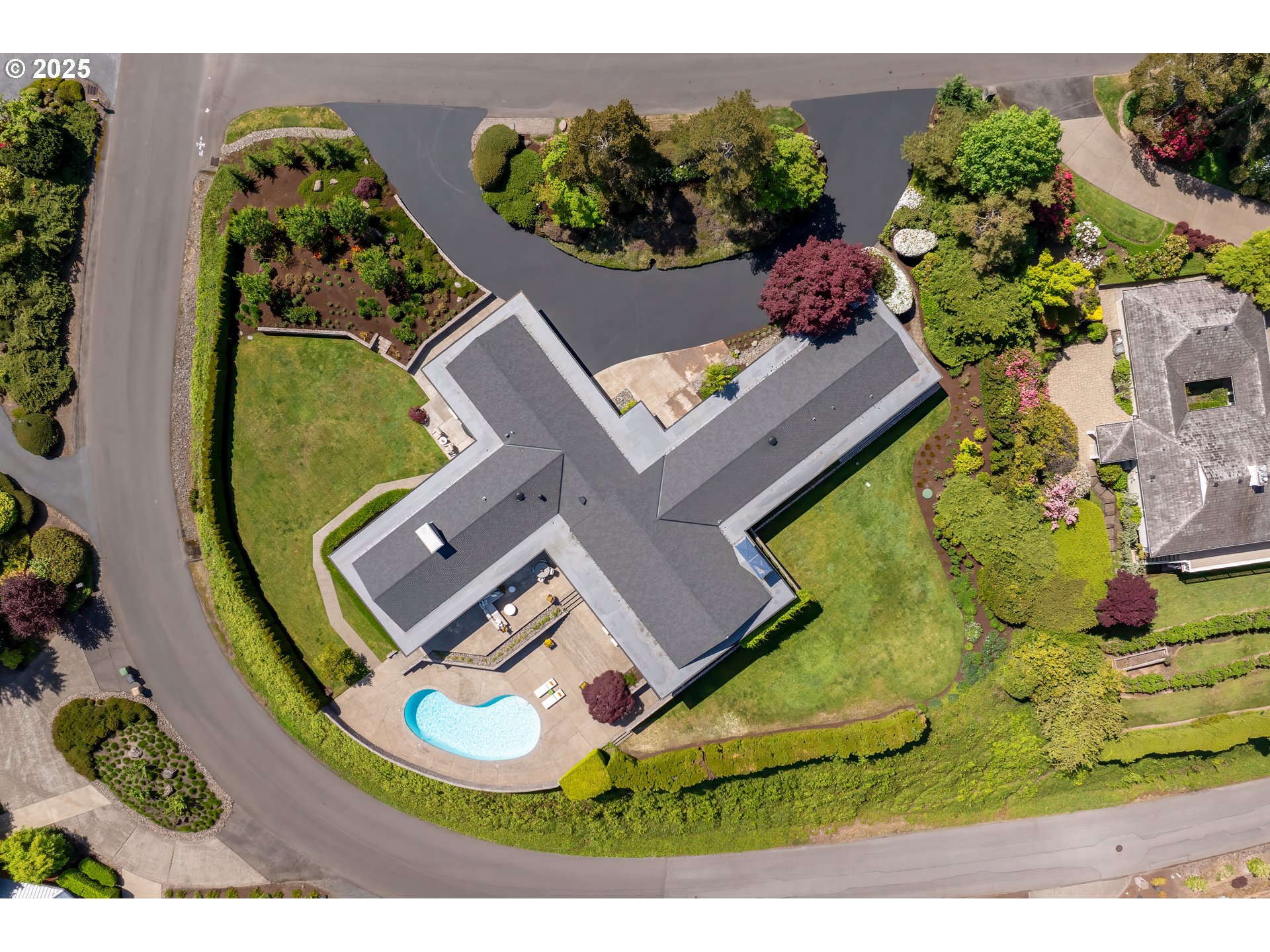 777 CHERRY CIR