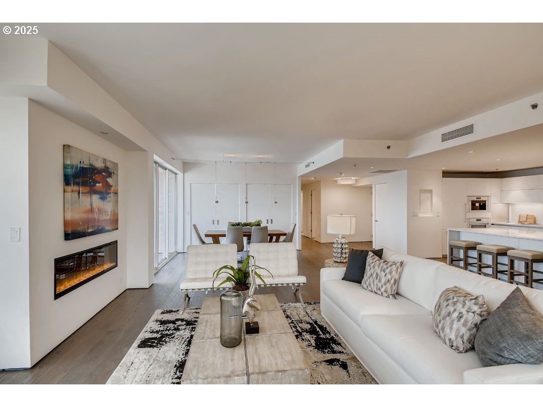 1414 SW 3RD AVE 2101