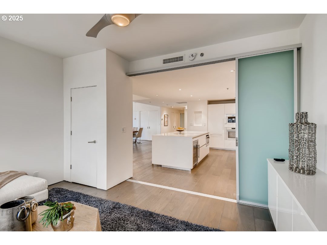 1414 SW 3RD AVE 2101