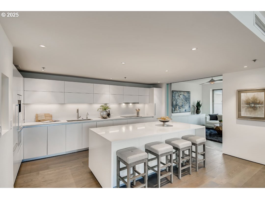 1414 SW 3RD AVE 2101