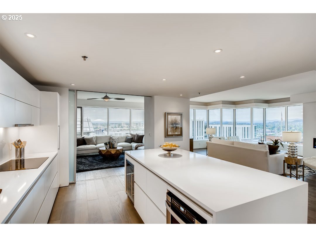 1414 SW 3RD AVE 2101