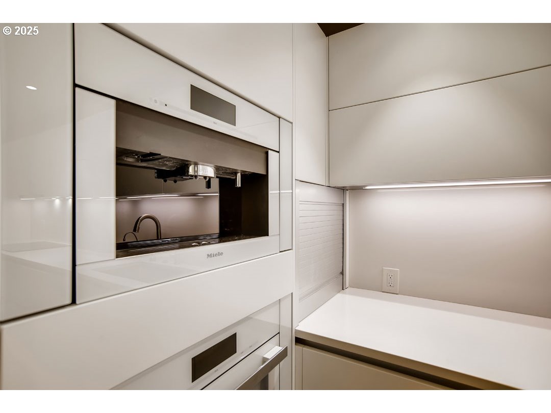 1414 SW 3RD AVE 2101