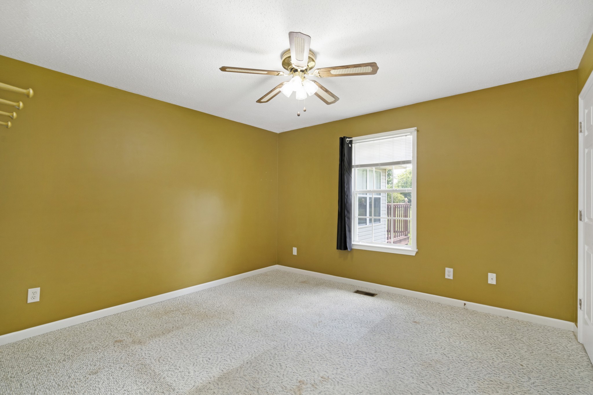 617 Point of View Dr