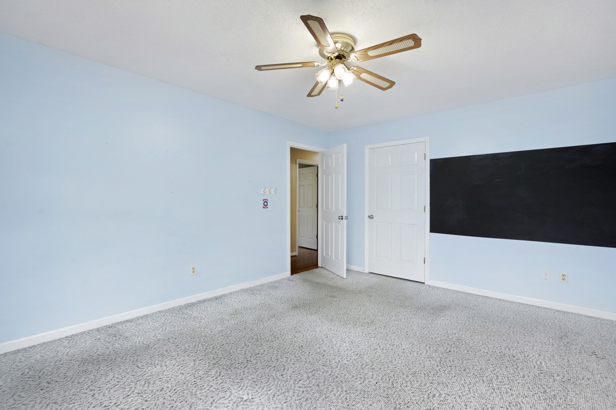 617 Point of View Dr