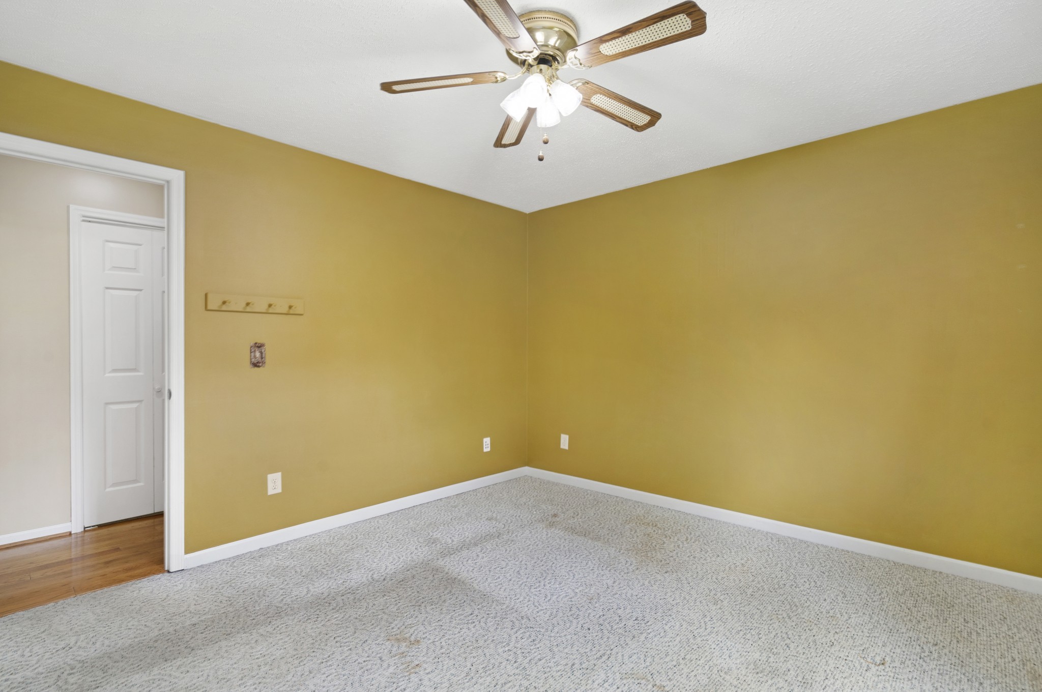 617 Point of View Dr